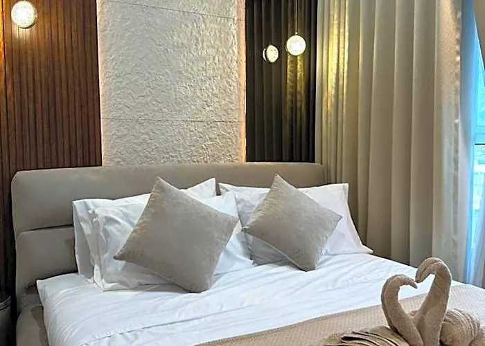 Hotel Stylish 1br Near Airport Facing The Bay - 7b Manila