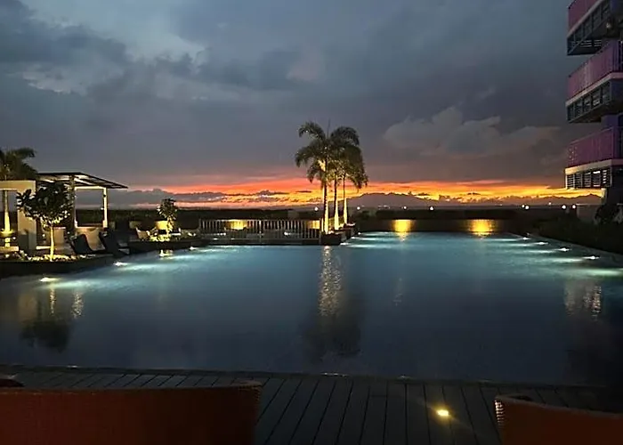 Stylish 1br Near Airport Facing The Bay - 7b 4*