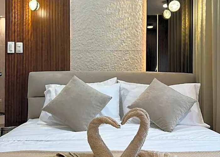 Stylish 1br Near Airport Facing The Bay - 7b Hotel